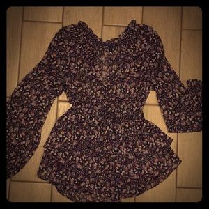 GAP floral tie waist top in plum